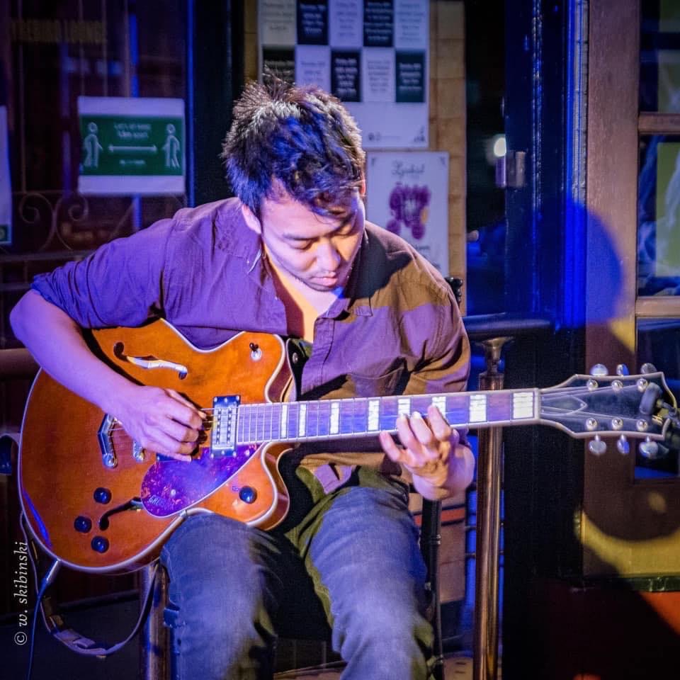 Guitar lesson at your place Melbourne Music Teachers