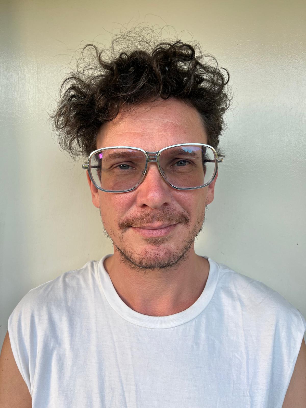 Alec Ilyine – Guitar and bass teacher / iPad music production